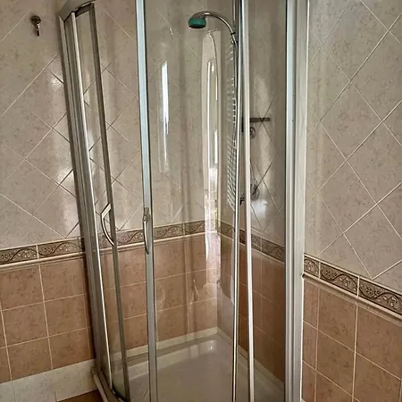 House Salinas * ריביסונדולי